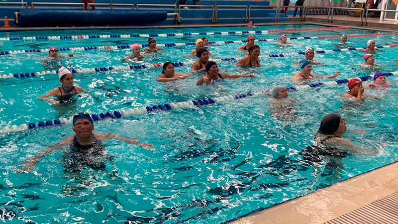 Convoca Imcufide a mega clase de aquazumba 