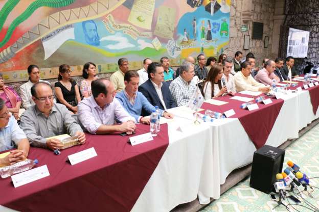Empresarios  se pronuncian contra la CNTE - Foto 0 