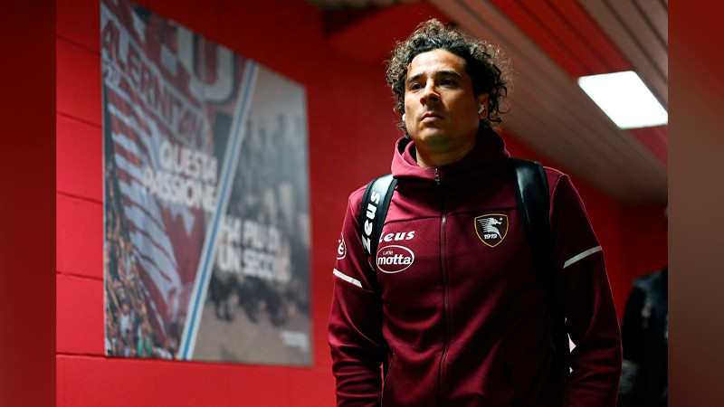 Guillermo Ochoa vuelve a brillar en la liga italiana 