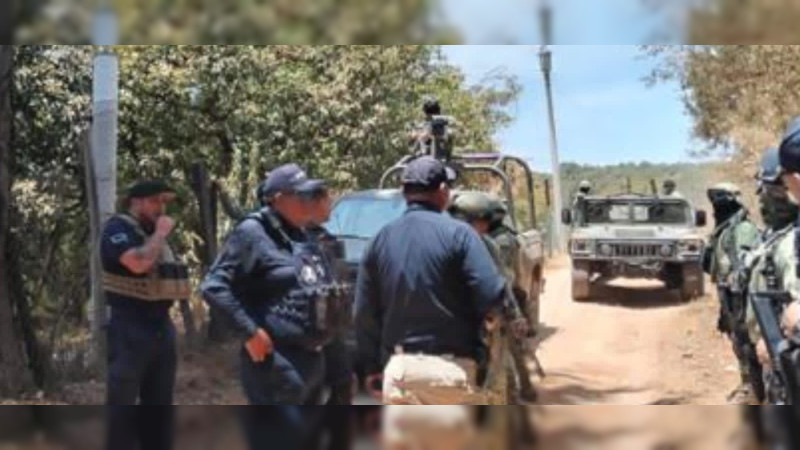 Chocan policías y soldados con convoy de los “Pájaros Sierra” en Cotija: Hay dos agresores muertos 
