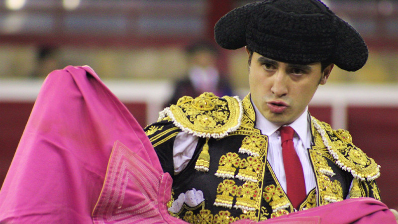 Novillean Tato Loaiza y Carlos Mauricio en una de 6 coletudos en Cadereyta