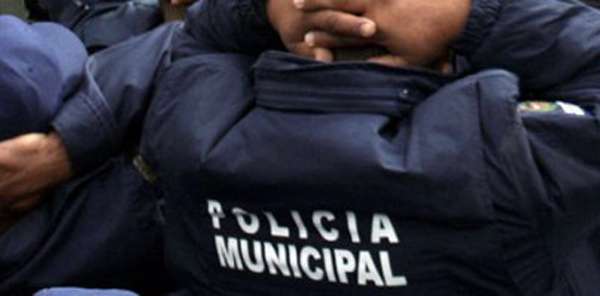 Detienen a mandos policiacos y elementos de la Dirección de Seguridad Pública de Nuevo Urecho, Michoacán 