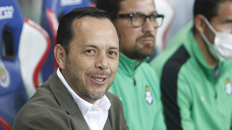 Santos Laguna cesa a su Director Tecnico Eduardo Fentanes 