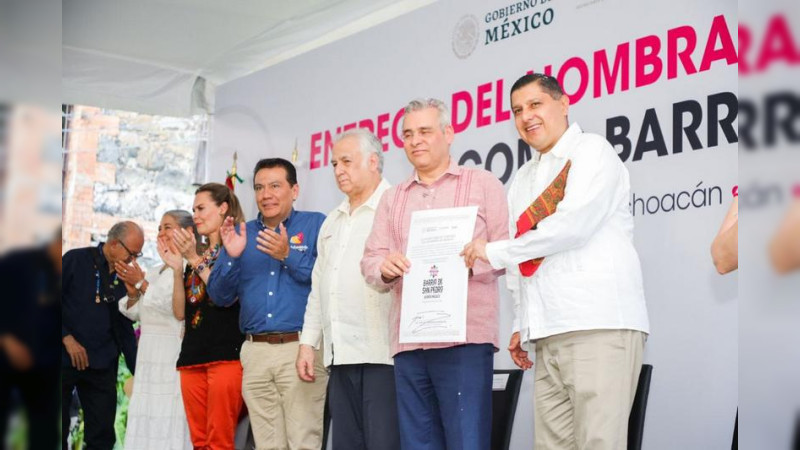 Entregan a San Pedro nombramiento como Barrio Mágico de Uruapan