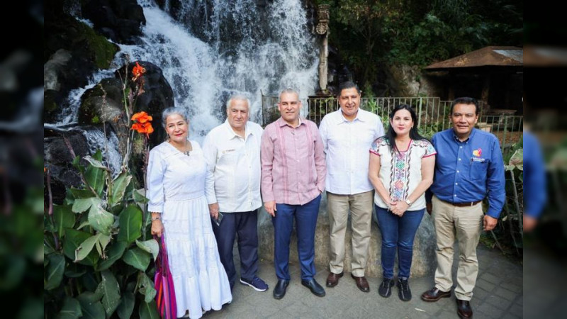 Entregan a San Pedro nombramiento como Barrio Mágico de Uruapan