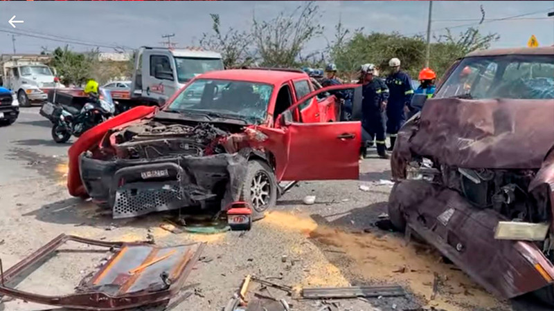 Se registra accidente vehículo a la altura de San José el Alto, Querétaro  