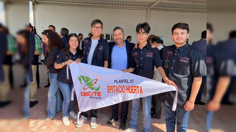 Compiten alumnos del Cecytem en mundial de robótica, en EU