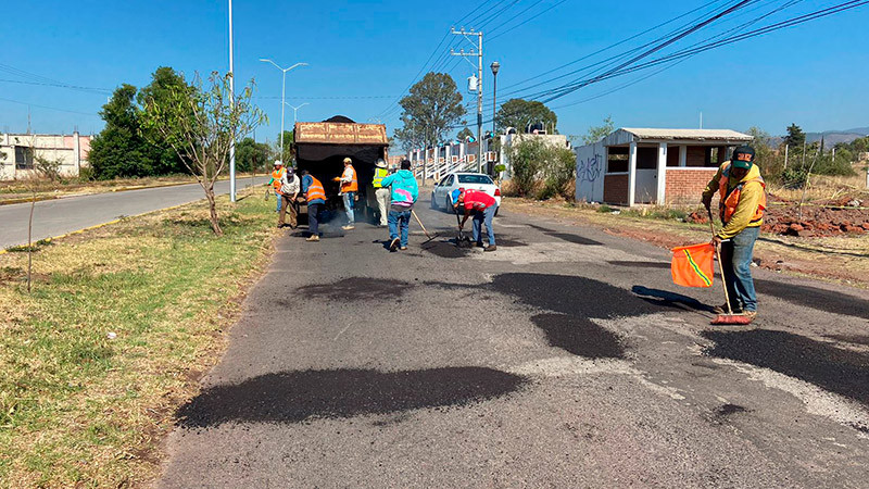 Ayuntamiento de Ciudad Hidalgo continua con trabajos de bacheo para mantener condiciones dignas para una circulación optima