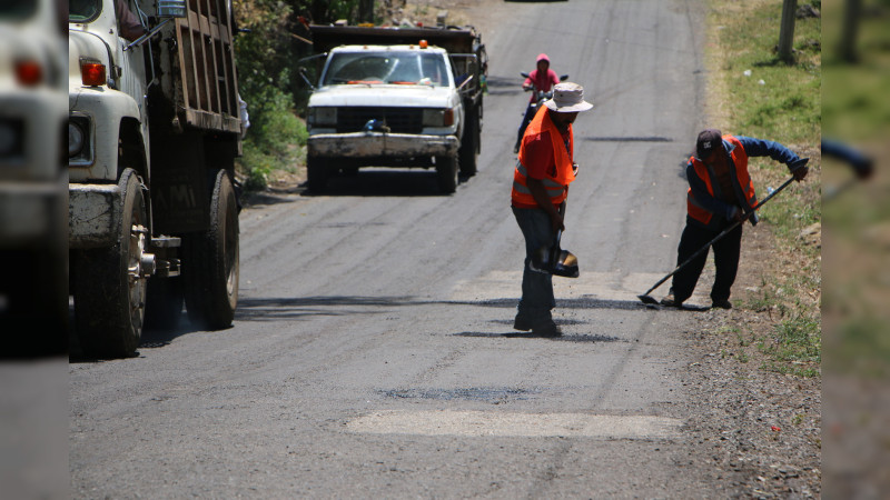 Ayuntamiento de Ciudad Hidalgo continua con trabajos de bacheo para mantener condiciones dignas para una circulación optima