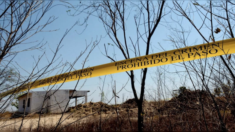 Tras balaceras que dejaron 6 muertos, encuentran dos cadáveres dentro de un ataúd en el oriente michoacano 