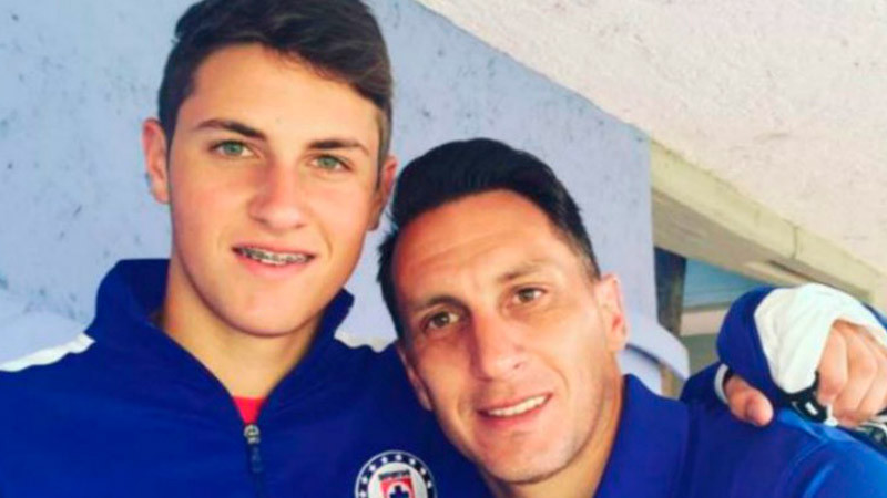 “Me encantaría que siga en Feyenoord, pero es difícil decirle que no a un equipo con 30 millones de euros”: Christian Giménez sobre su hijo Santiago Giménez 