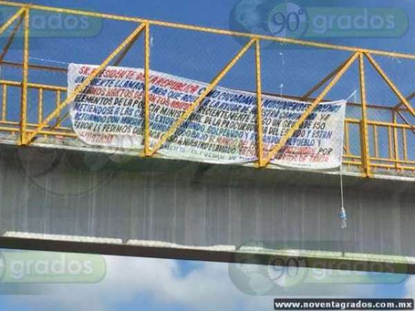 Aparece nueva manta contra policías ministeriales en la Tierra Caliente michoacana - Foto 1 