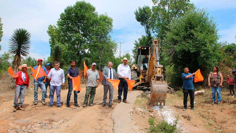 Gobierno municipal de Ciudad Hidalgo da banderazo a inicio de obras de drenaje en Rancho del Muerto 