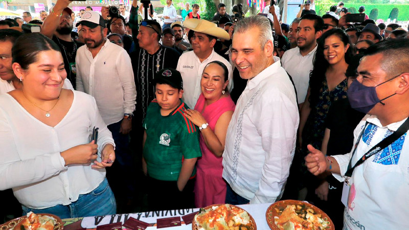 El gobernador del Estado inaugura el Festival Michoacán de Origen, en Morelia