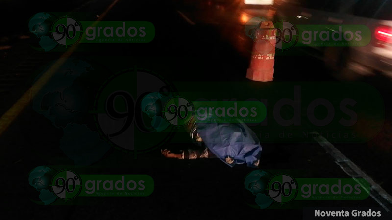 Mujer es embestida por auto en carretera estatal 431 de Pedro Escobedo, Querétaro