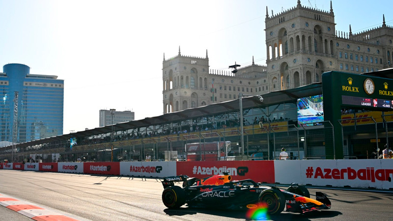 Sergio "Checo" Pérez gana la carreta Sprint en el Gran Premio de Azerbaiyán 