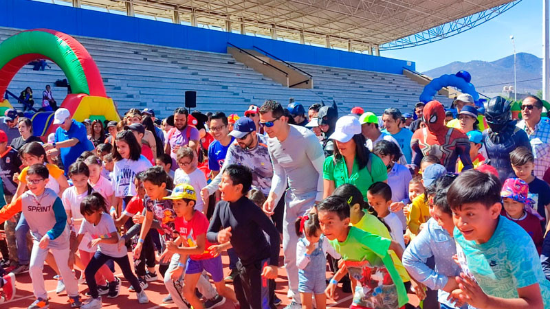 Con jornada deportiva, Rectora de la UMSNH conmemora el día de la niñez 