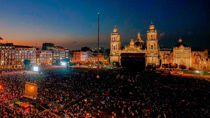 Rosalía reúne a 160 mil personas en concierto del Zócalo de la CDMX 