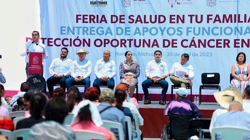 Secretaria de Salud estatal y Segob llevan atención médica a Huetamo con Salud en tu Familia
