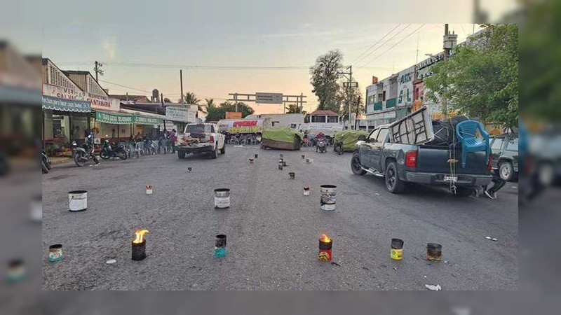 Tercer día de bloqueos carreteros en la Tierra Caliente de Guerrero, organizados por La Familia: Comienza la escasez de alimentos 