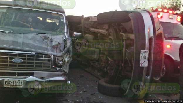 Carambola deja tres lesionadas sobre la carretera en Michoacán - Foto 1 