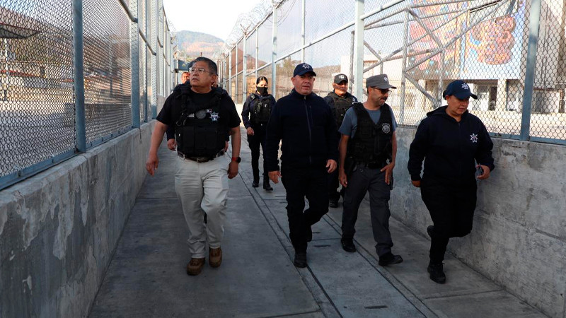 Realizan revisión en penales de Charo, Michoacán