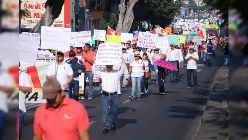 Sindicatos independientes marchan en México para exigir derechos laborales 