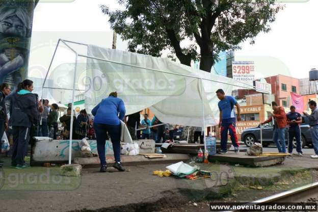 Profesores de la CNTE retiran campamento en las vías del tren en Morelia - Foto 0 