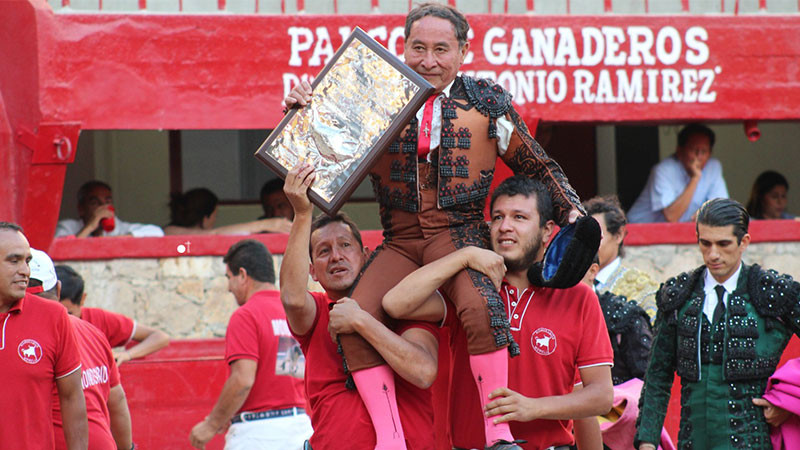 El Calita y Brandon Campos triunfan en Morelia en la despedida del maestro Adolfo Sánchez
