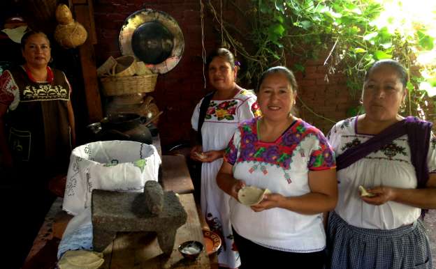 Habrá muestra de comida  tradicional de las 7 regiones de Michoacán en plaza comercial de Morelia  - Foto 1 