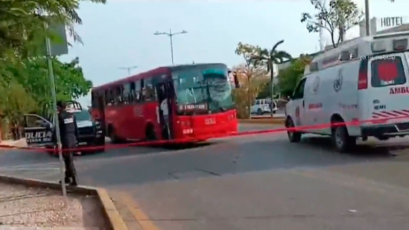 A balazos asesinan a mujer en Cancún; viajaba en un camión del transporte público 