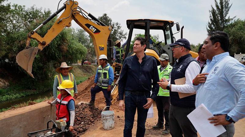 Con recursos propios, construye Gobierno Municipal puente vehicular sobre el Río Grande