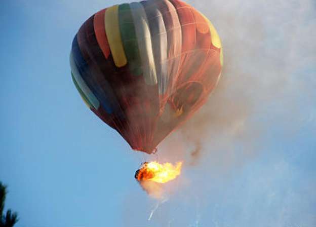 Se estrella globo aerostático en Texas; habría 16 muertos 