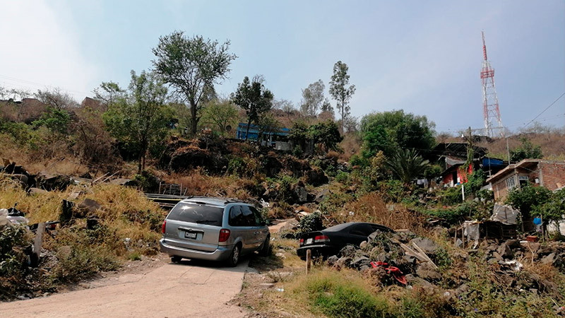 Hallan cadáver semienterrado en Jacona, Michoacán 