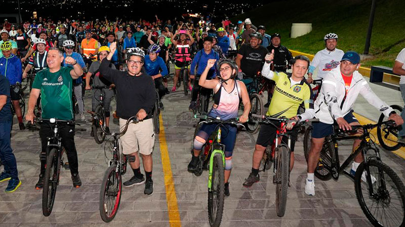 Pedalean su bicicleta cientos de personas en la Primera Rodada Nicolaita
