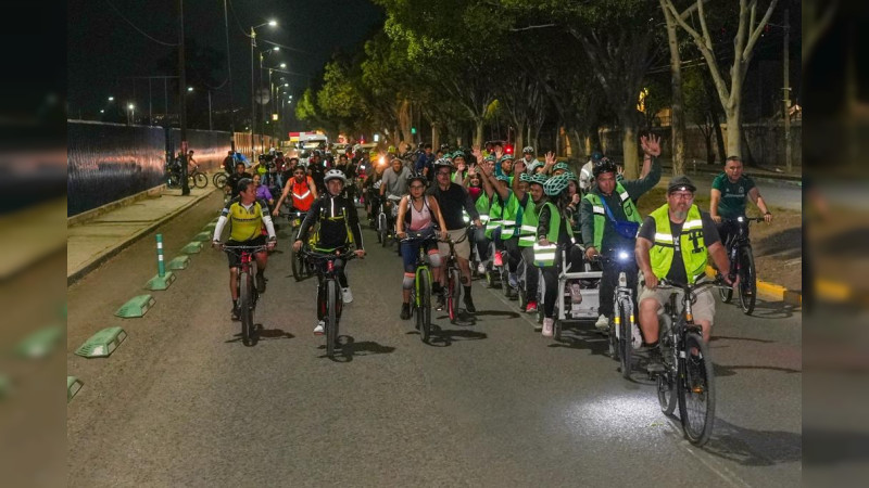 Pedalean su bicicleta cientos de personas en la Primera Rodada Nicolaita