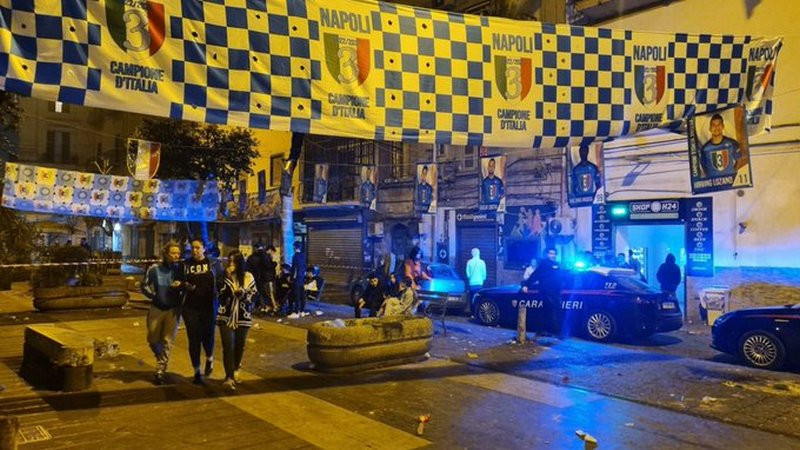 Muere una persona y varios resultan heridos en los festejos del campeonato del Napoli de la Serie A 