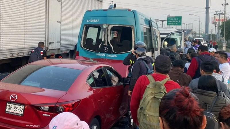 Accidente en la autopista México-Puebla deja una persona muerta y seis heridos 