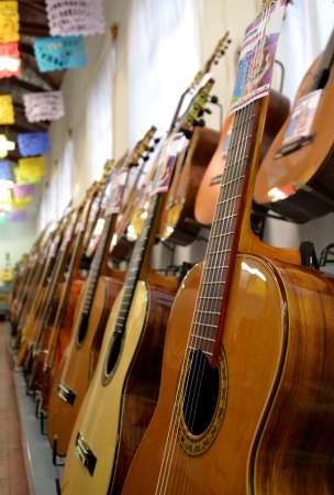 Inició la feria de la guitarra en Paracho - Foto 1 