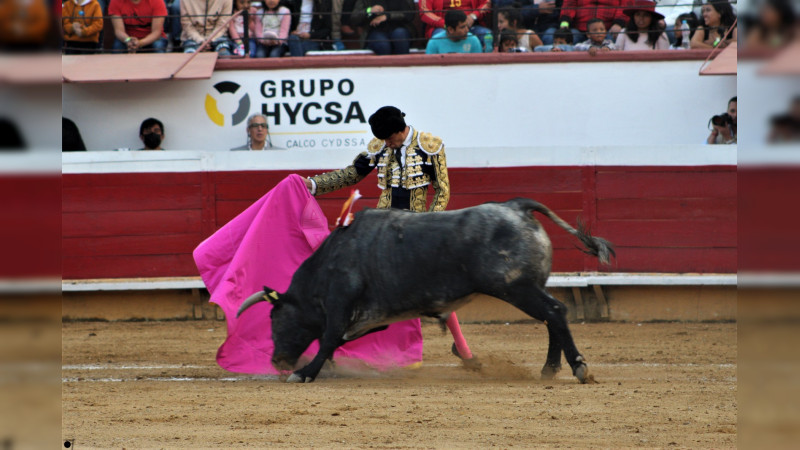 Duelo de los 4 Titanes, Concierto de Rocío Vega y la pelea del Canelo, todo en el Palacio del Arte