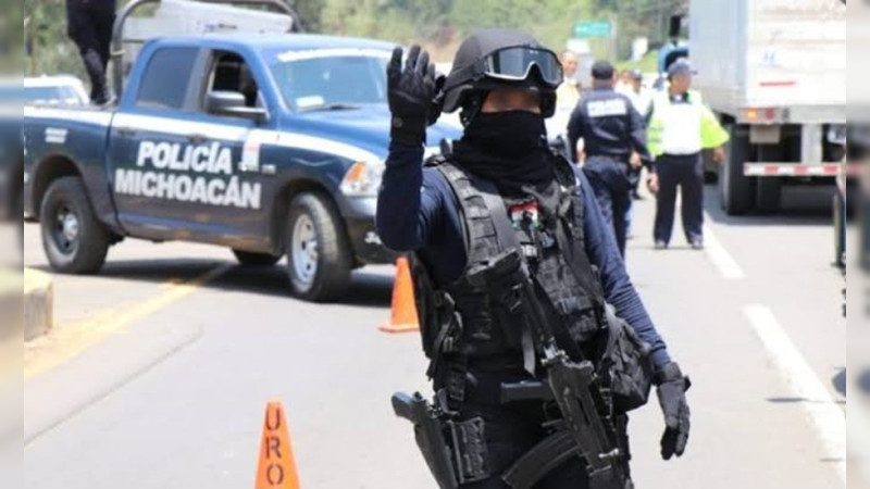Persecución y balacera en Uruapan termina en choque, con dos heridos y un detenido 