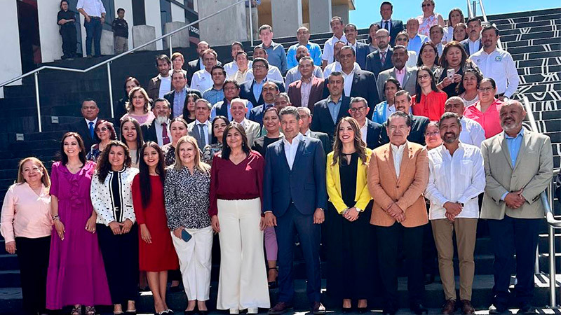 Cecytem comparte experiencias educativas en reunión regional 