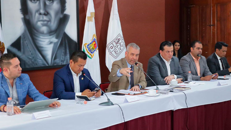 Con Faeispum se apoyará obra municipal en igualdad de condiciones, en Michoacán: Bedolla 