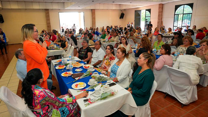 Juntas, en equipo abramos más espacios de decisión para las mujeres: Yarabí Ávila