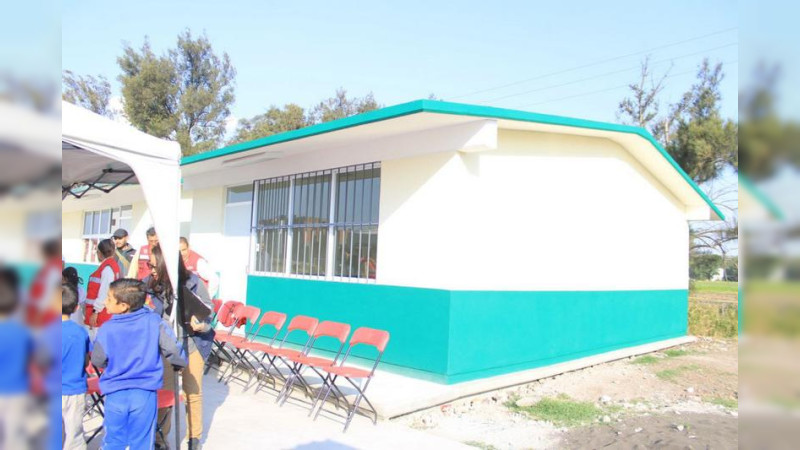 Entrega Bladimir González obras en escuelas en Tarímbaro