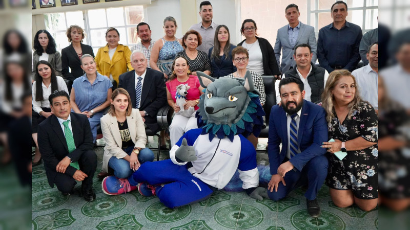 Dona Colegio de Bachilleres 40 mil juguetes al DIF Michoacán