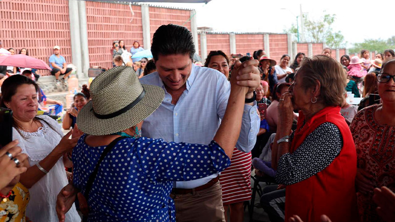 Alfonso Martínez celebra a mamás trabajadoras; “con su esfuerzo, Morelia brilla”