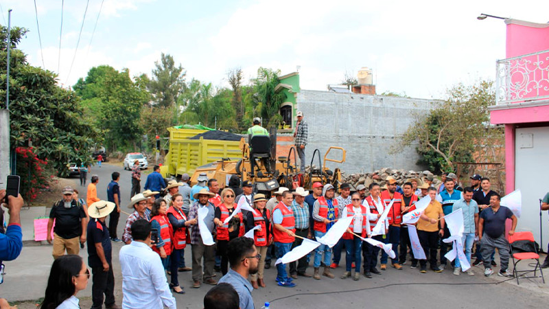 Arranca Bladimir González obras de rehabilitación de caminos en Tarímbaro