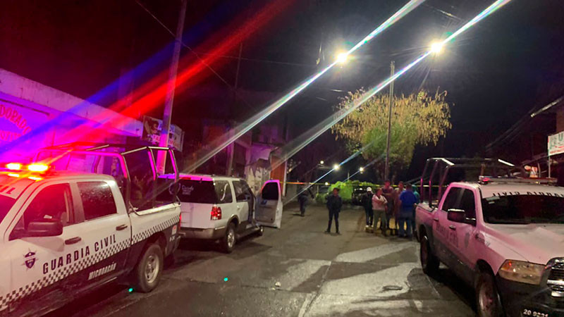 En Uruapan hombres armados atacan base de taxis, hay un muerto y un herido 