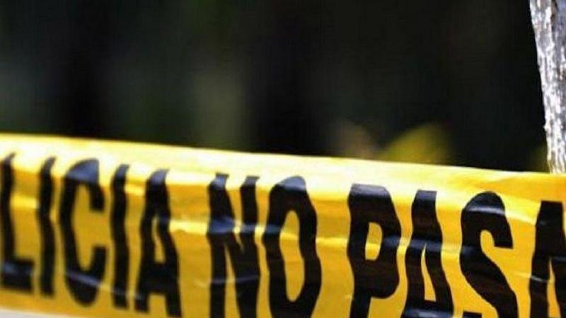 Individuos armados asesinan a dos policías estatales en Colima 